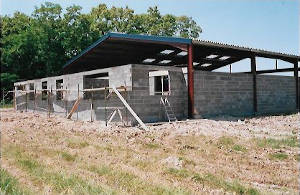 Construction d'un autre hangar